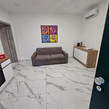 Sweet Home Brindisi Bagian luar foto
