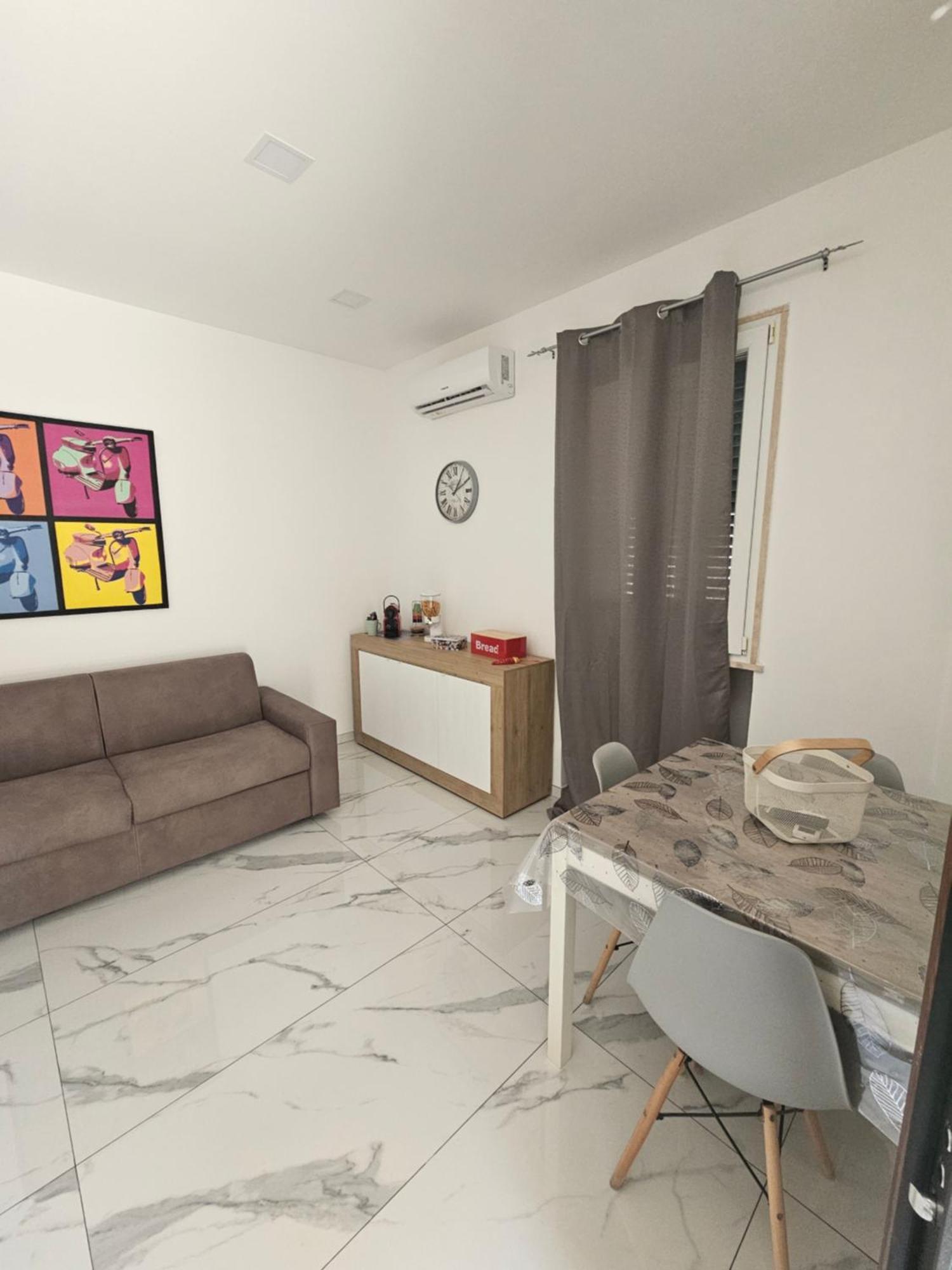 Sweet Home Brindisi Bagian luar foto